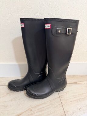 Hunter Black Matte Adjustable Buckle Rain Boots